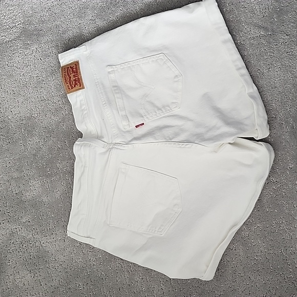 Levi's Mid lenght shorts - Picture 4 of 7
